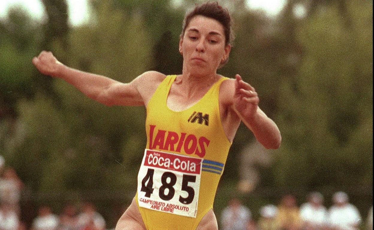 Conchi Paredes, en un salto.