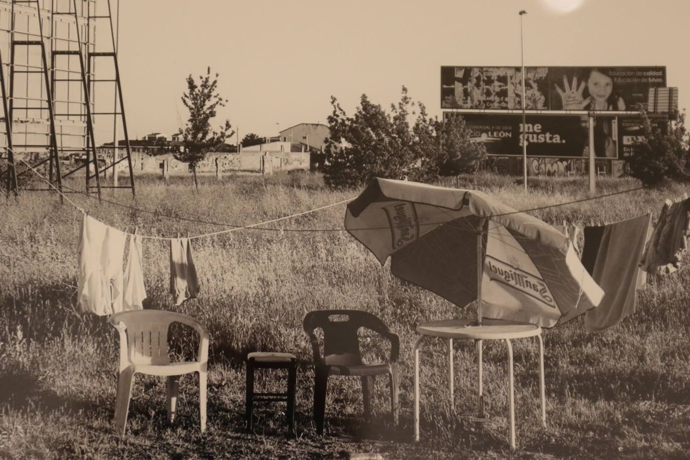 Imagen de la muestra 'Ciudad y Progreso'.