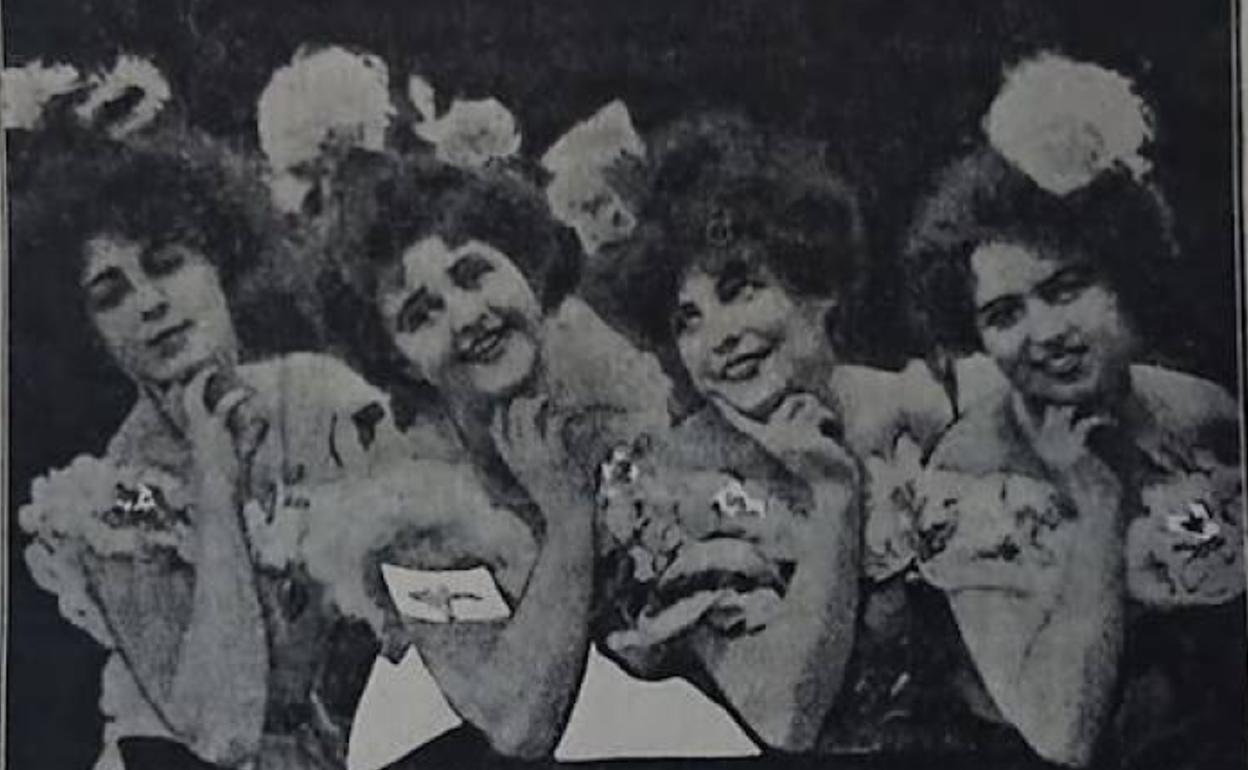 Cuatro mujeres posan para la revista Castilla, publicada el 24 de abril de 1904 . 
