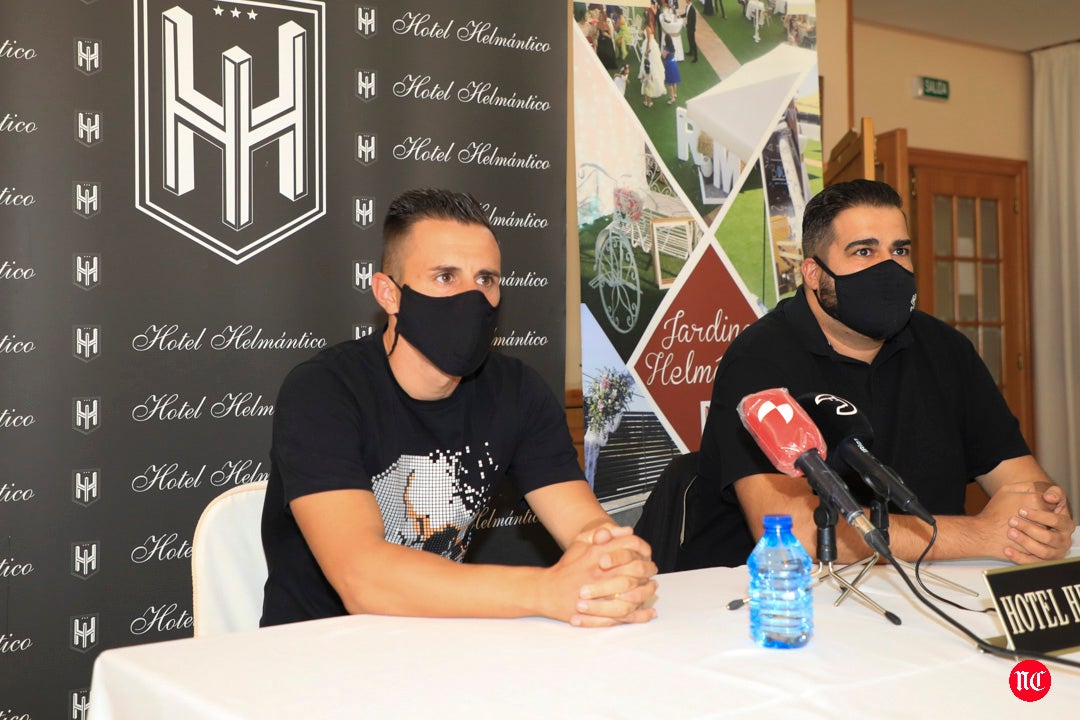Momento de la rueda de prensa de Piojo