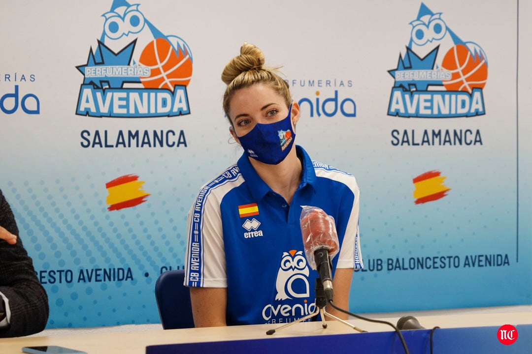 Acto de presentación de las jugadoras de Avenida.