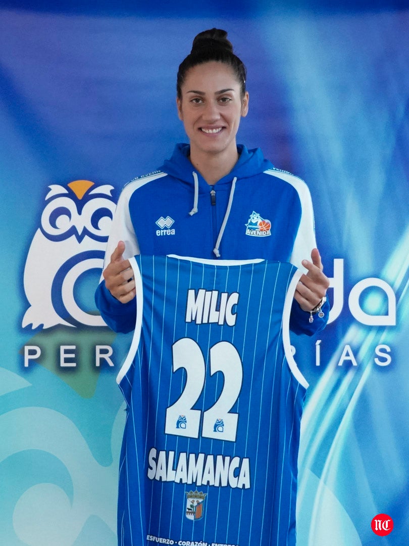 Acto de presentación de las jugadoras de Avenida.