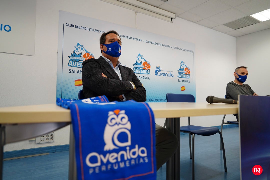 Acto de presentación de las jugadoras de Avenida.