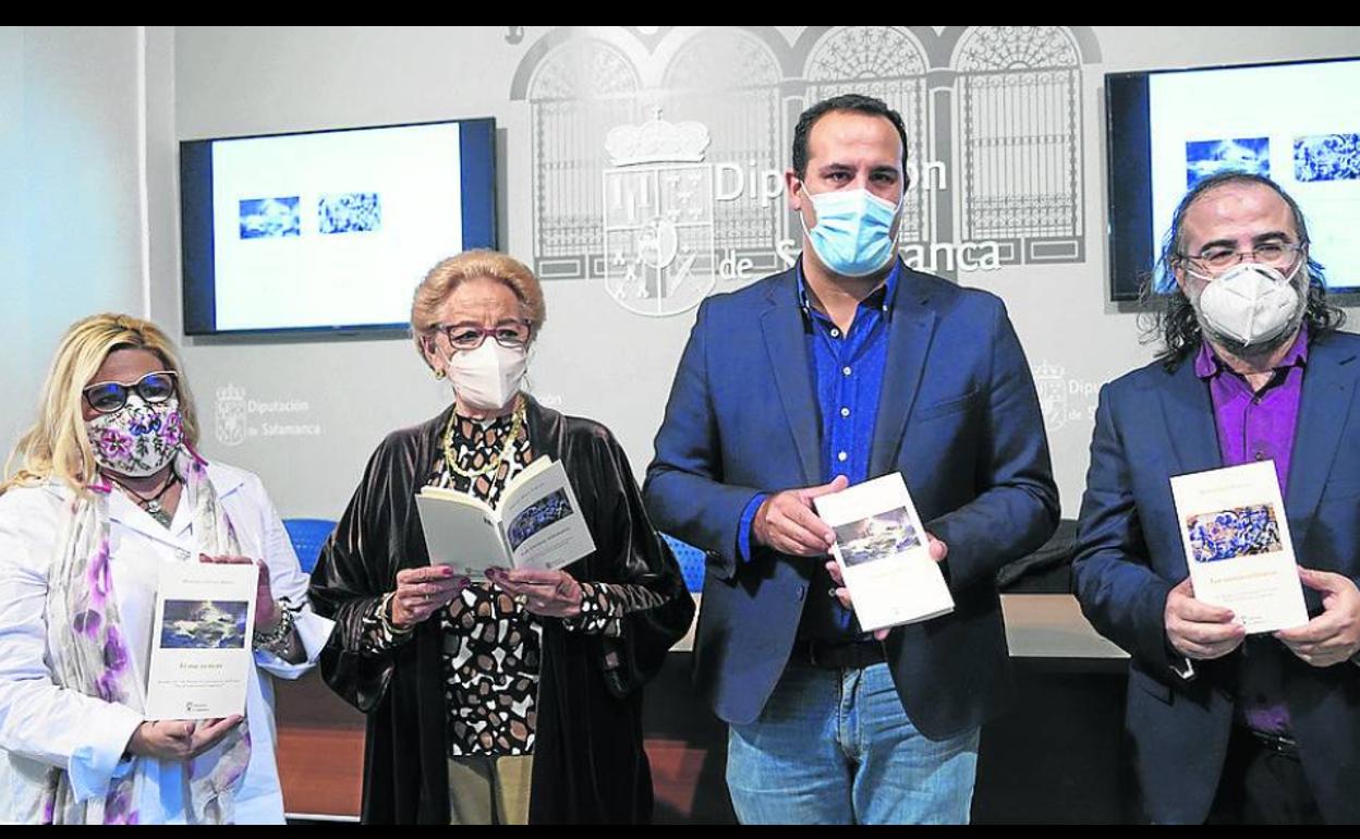 Victoria Pérez, Pilar Fernández Labrador, David Mingo y Alfredo Pérez Alencart