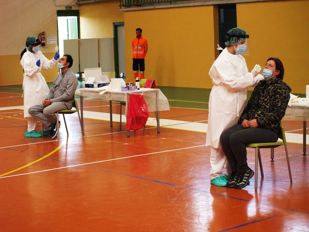 Fotos: Cribado masivo con test PCR en Pedrajas de San Esteban