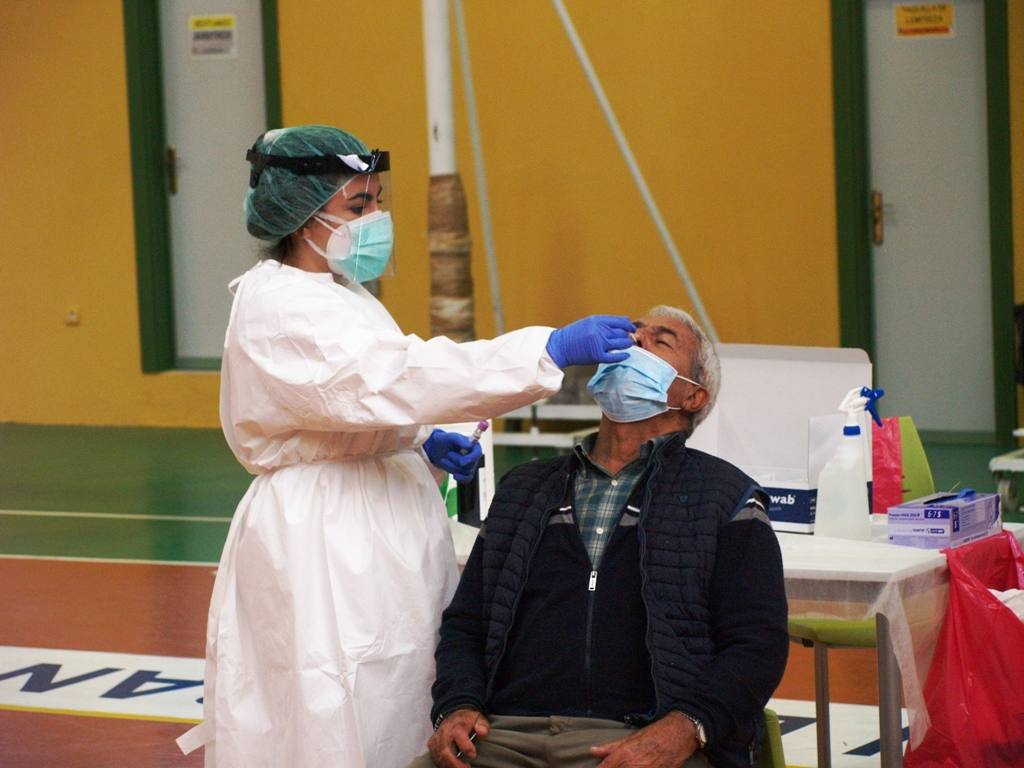 Fotos: Cribado masivo con test PCR en Pedrajas de San Esteban