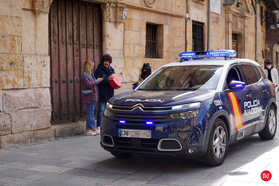 Momento del rodaje de Rutas Bizarras en Salamanca