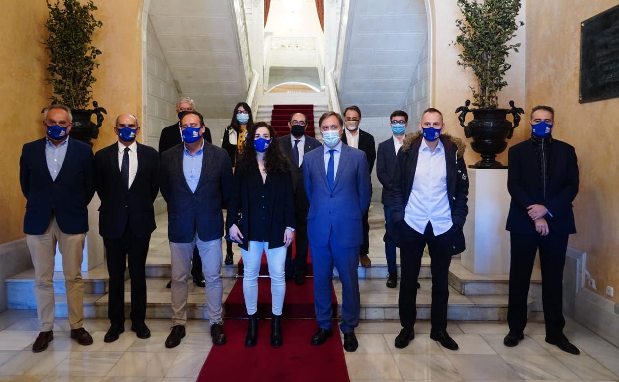 Recepción municipal en tiempos de covid-19 al CB Avenida por la Copa de la Reina y la Supercopa