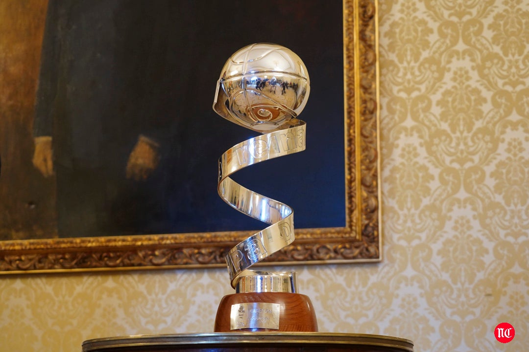 Recepción en el Ayuntamiento de Salamanca al Perfumerías Avenida