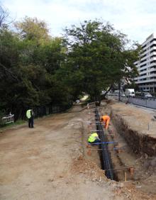 Imagen secundaria 2 - El desvío del carril bici de Isabel la Católica en Valladolid salva el arbolado del paseo