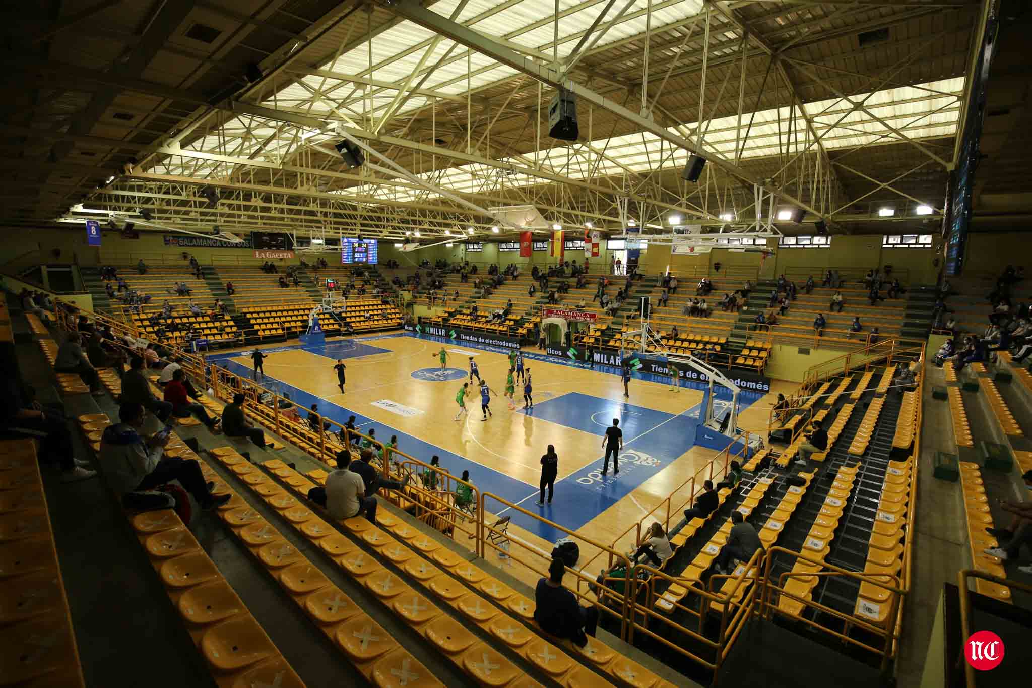 Aficionados del CB Perfumerías Avenida