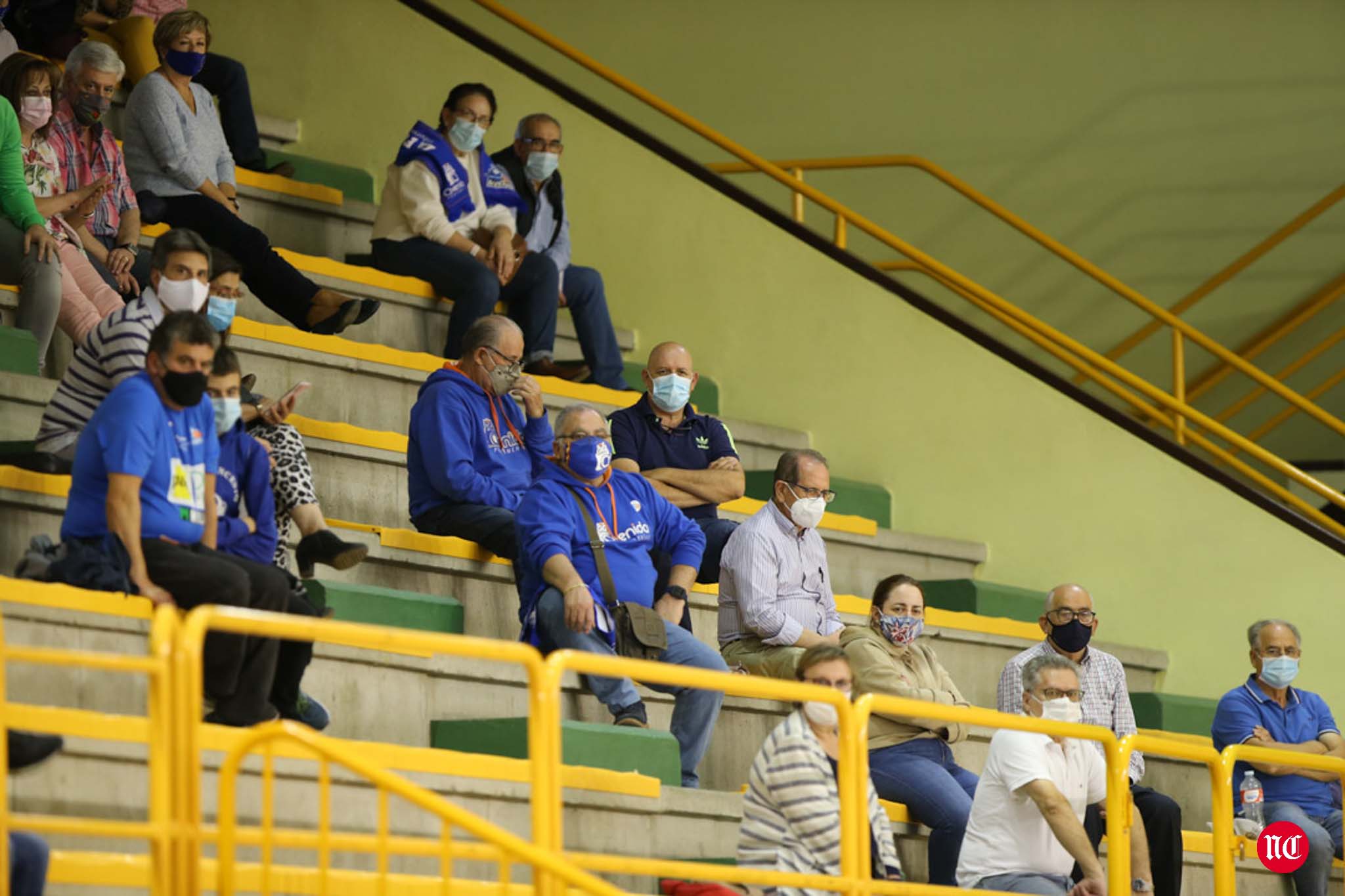 Aficionados del CB Perfumerías Avenida