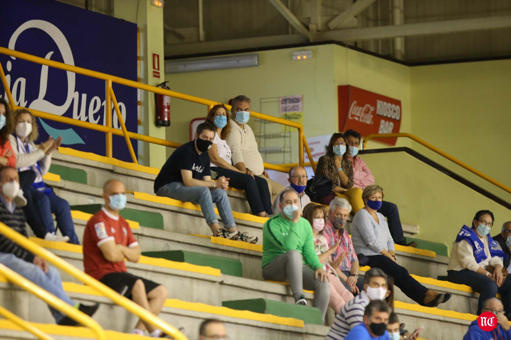 Aficionados del CB Perfumerías Avenida