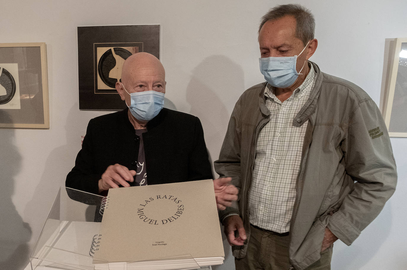 Fotos: Inauguración de la exposición &#039;Las ratas (Miguel Delibes). Xilografías de José Noriega&#039; en la Casa Revilla de Valladolid