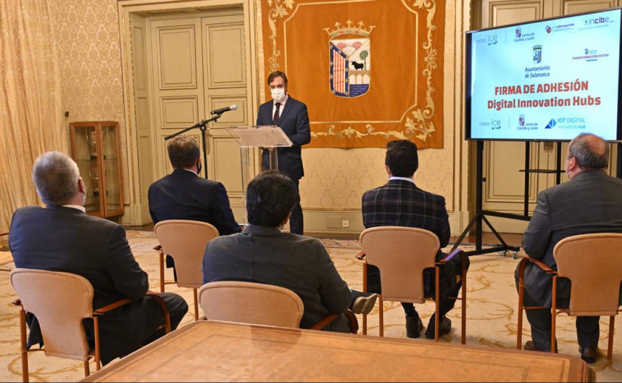 El alcalde, en la presentación del nuevo convenio. 