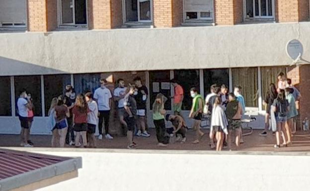 Imágenes de la fiesta en la terraza del Colegio Mayor San Isidoro. 