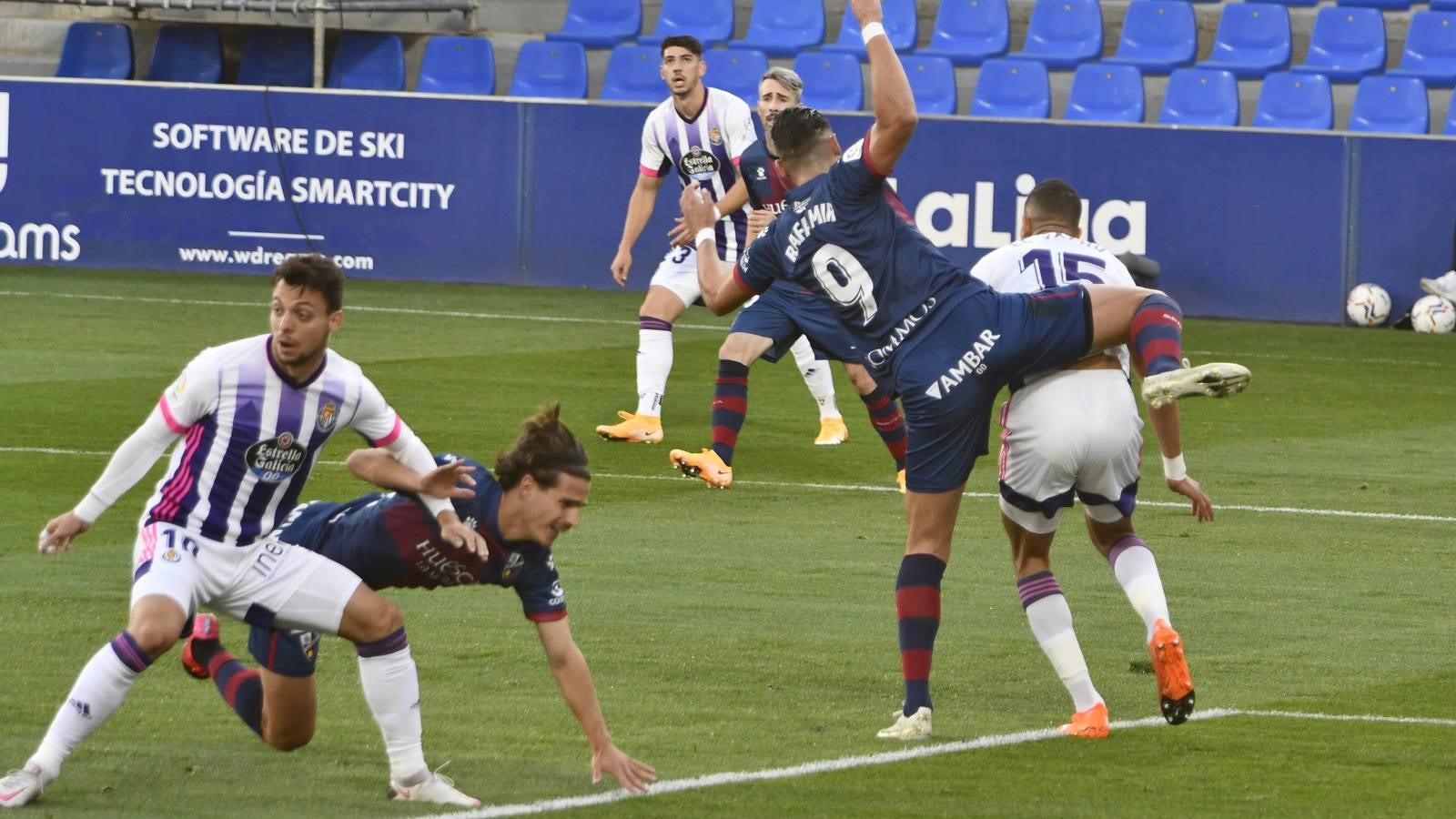 Fotos: EMpate del Real Valladolid en Huesca (2-2)