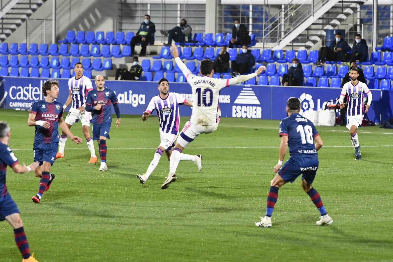 Fotos: EMpate del Real Valladolid en Huesca (2-2)