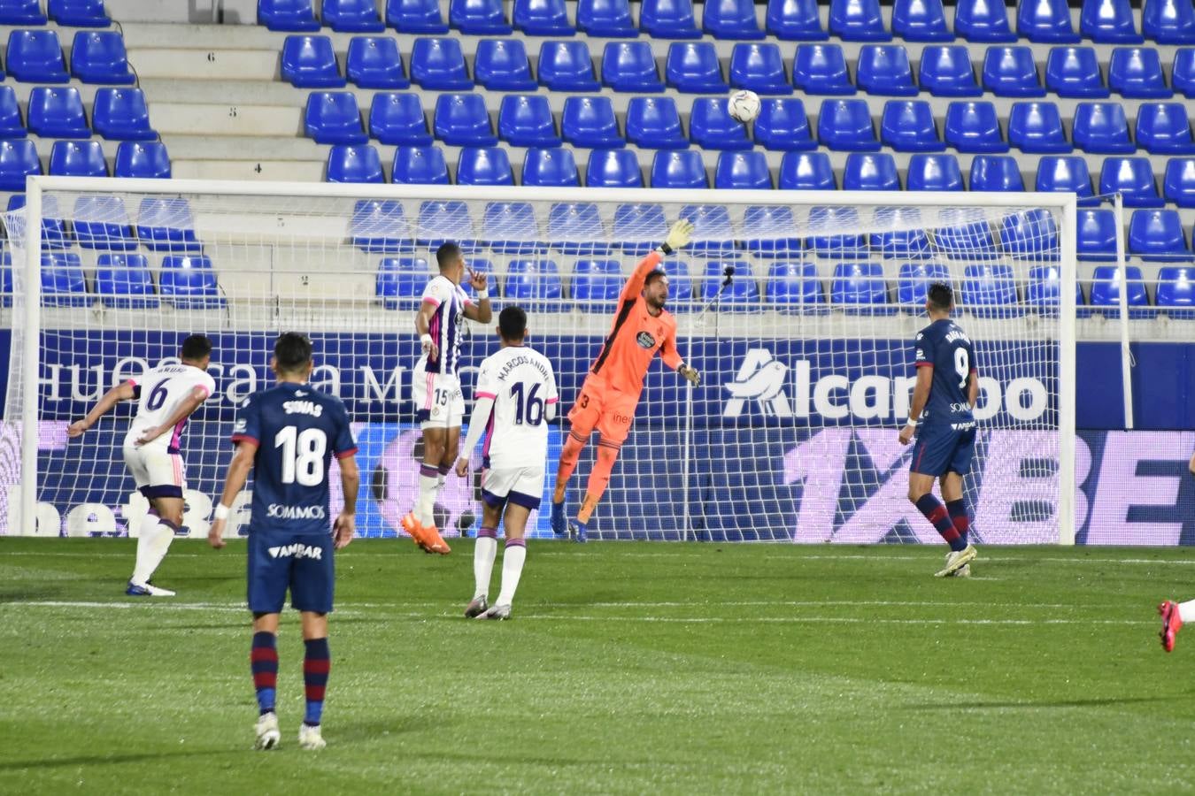 Fotos: EMpate del Real Valladolid en Huesca (2-2)