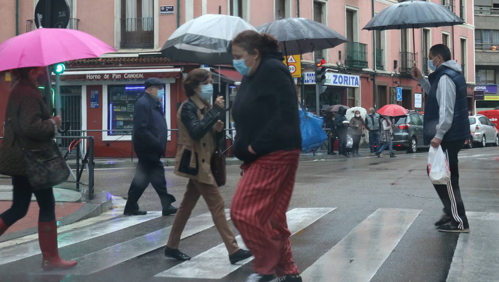 Fotos: Día de lluvia en Valladolid por el paso de la borrasca &#039;Bárbara&#039;