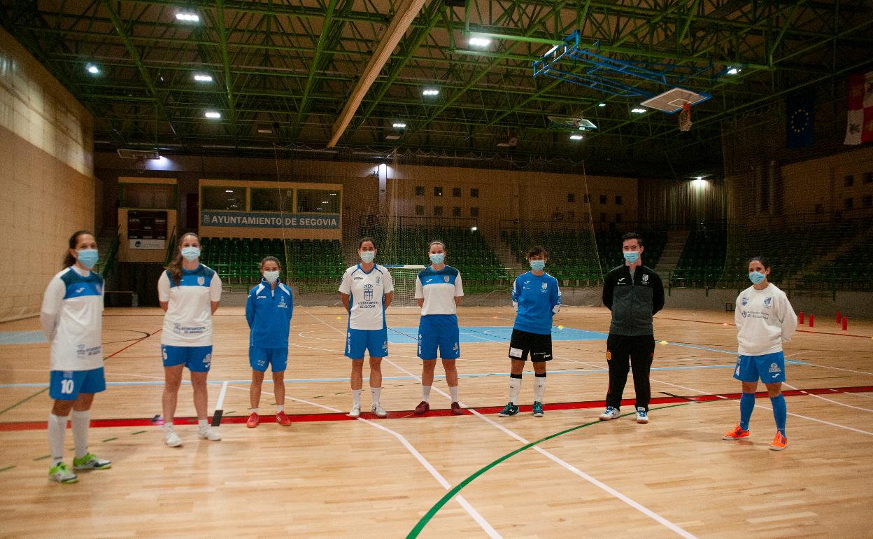 Integrantes del equipo del Unami de fútbol sala antes del entrenamiento de ayer. 