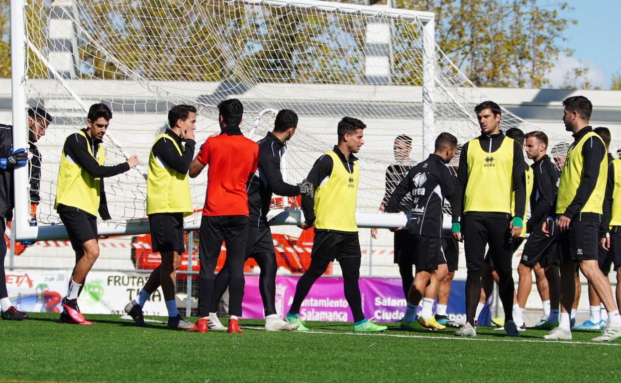 Jugadores de Unionistas, en un entrenamiento. 