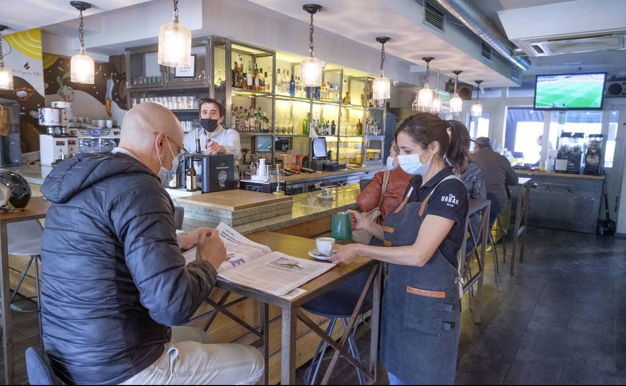 Barra de un bar de Valladolid, durante las restricciones.