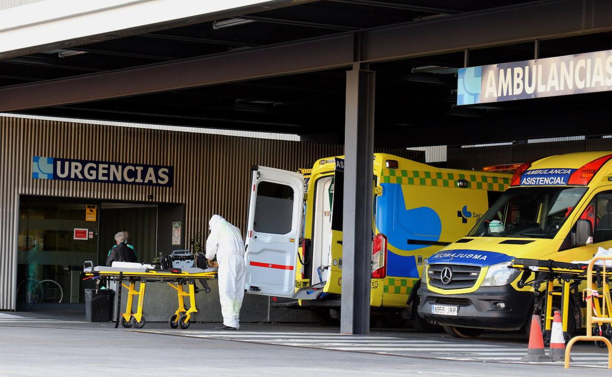 Acceso al Servicio de Urgencias del Clínico de Valladolid. 