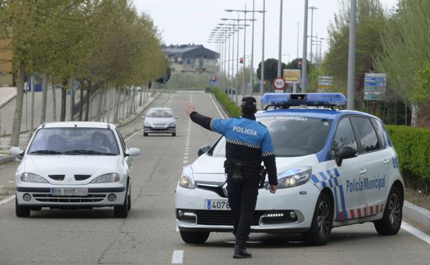 Multas desde 100 euros por saltarse el toque de queda en Castilla y León