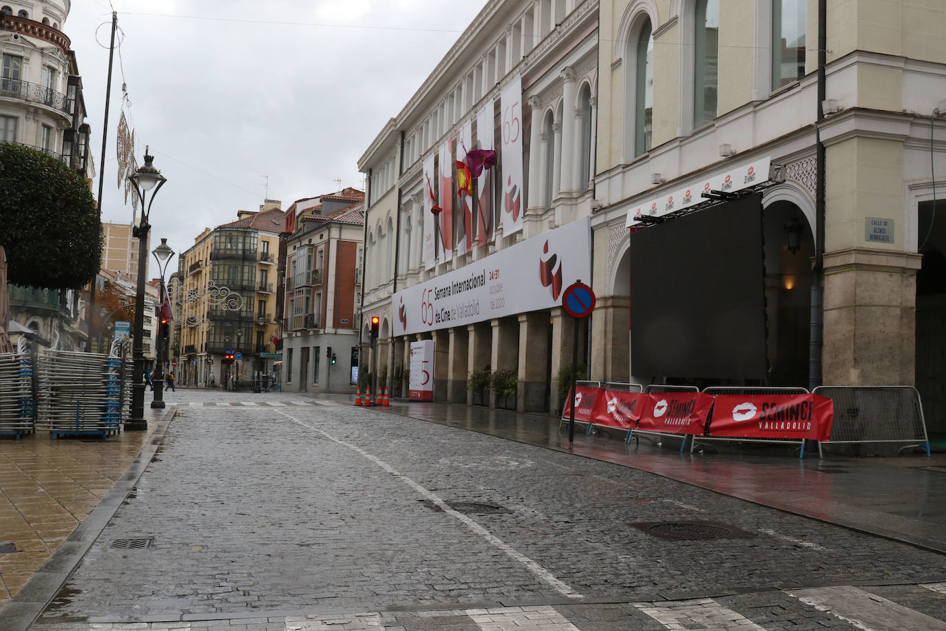 Fotos: Calles casi vacías en Valladolid durante la tarde del domingoqueda