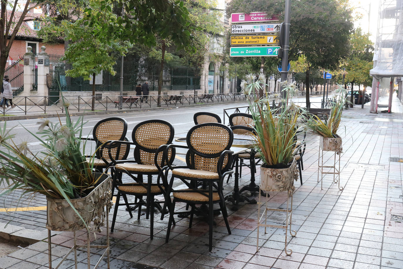 Fotos: Calles casi vacías en Valladolid durante la tarde del domingoqueda