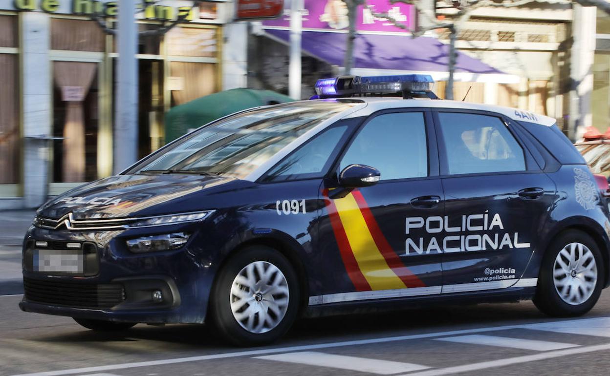 Coche de la Policía Nacional en Palencia. 