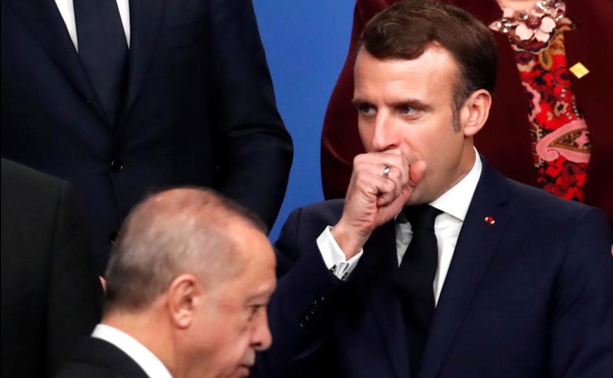 Recep Tayyip Erdogan endureció su discurso contra Emanuel Macron y llamó a los turcos a secundar la campaña internacional de boicot a los productos franceses.