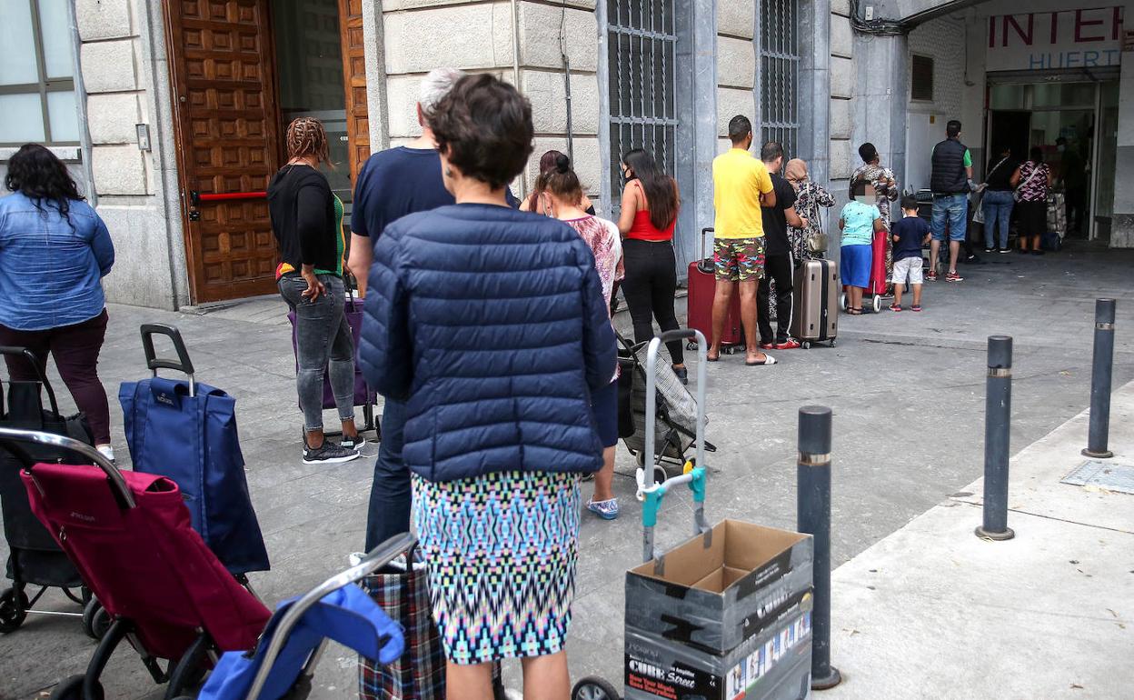 Reparto de alimentos en Bilbao.