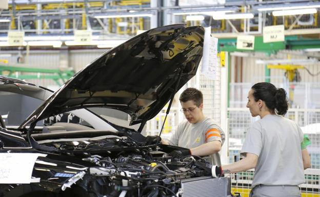 Renault reducirá la producción de la factoría de Palencia y recortará 300 empleos en enero