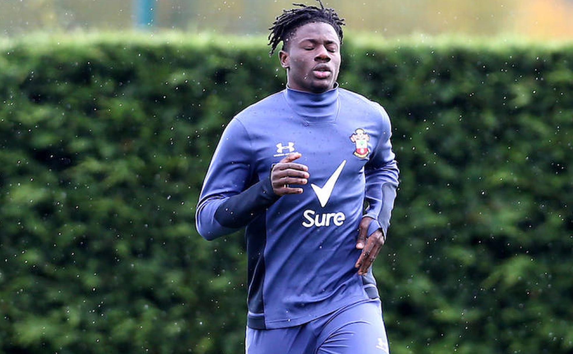 Mohammed Salisu, durante una sesión de entrenamiento con el Southampton