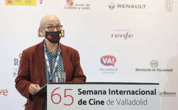 Javier Ángulo, durante la lectura del palmarés.