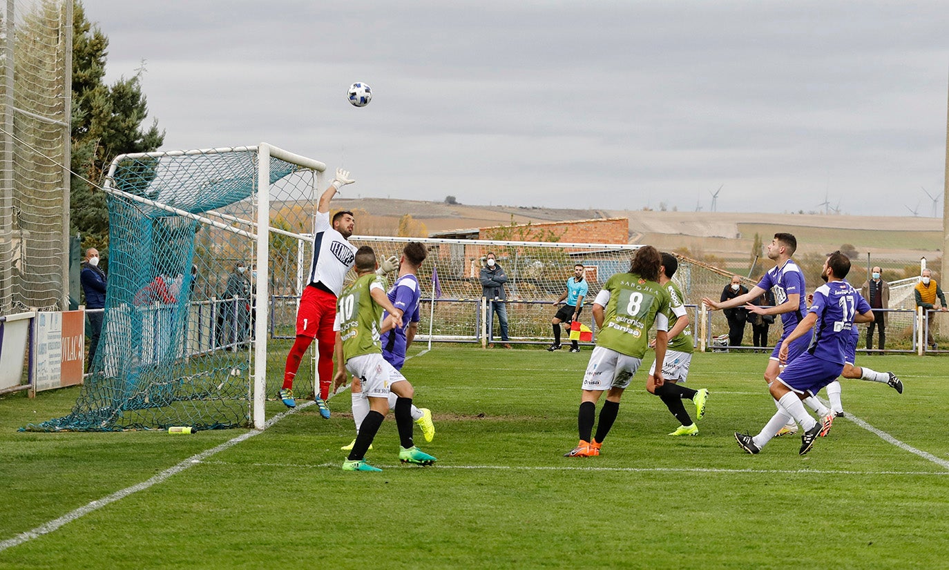 El Palencia Cristo Atlético gana el primer derbi de la temporada.