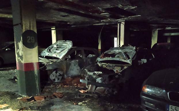 El incendio en un garaje de Covaresa quemó dos coches y dañó otros cincuenta en Valladolid