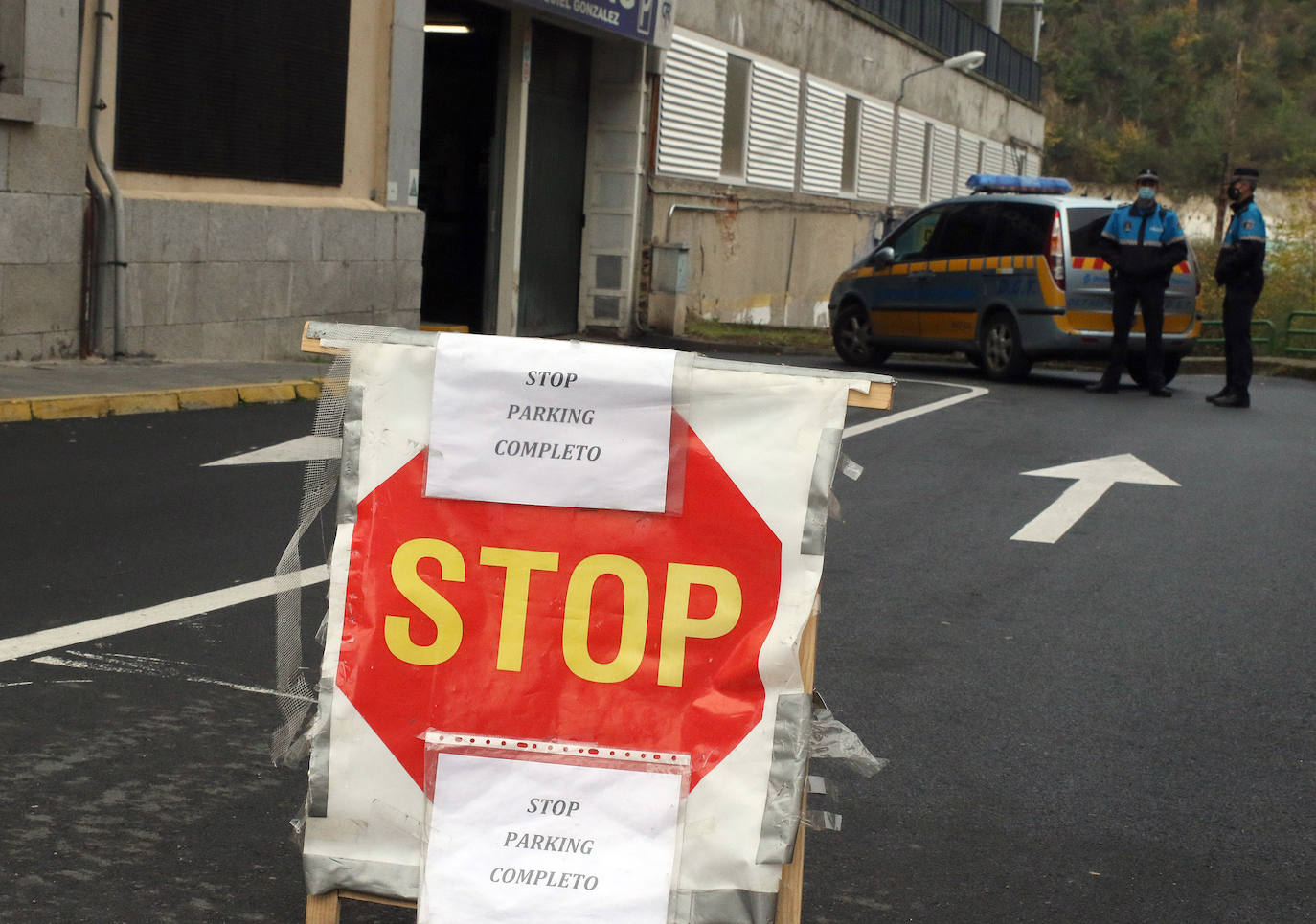 Cierre del parking del paseo Ezequiel González 