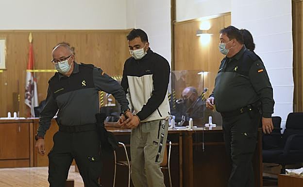 La Audiencia de Valladolid condena a tres años de prisión al joven que mató al exnovio de su madre en Nava del Rey