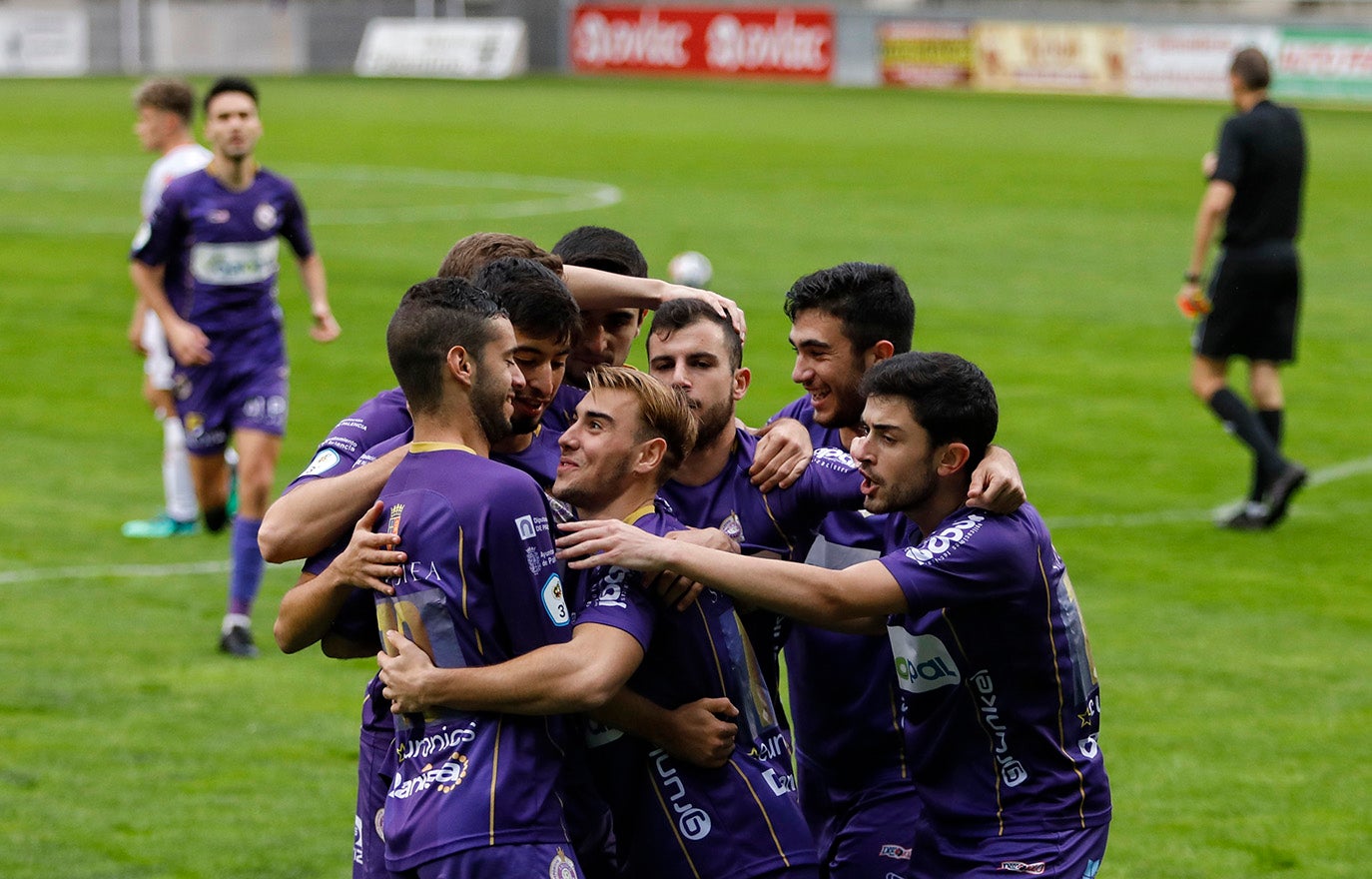 El Palencia Cristo Atlético golea al filial de la Cultural Leonesa.