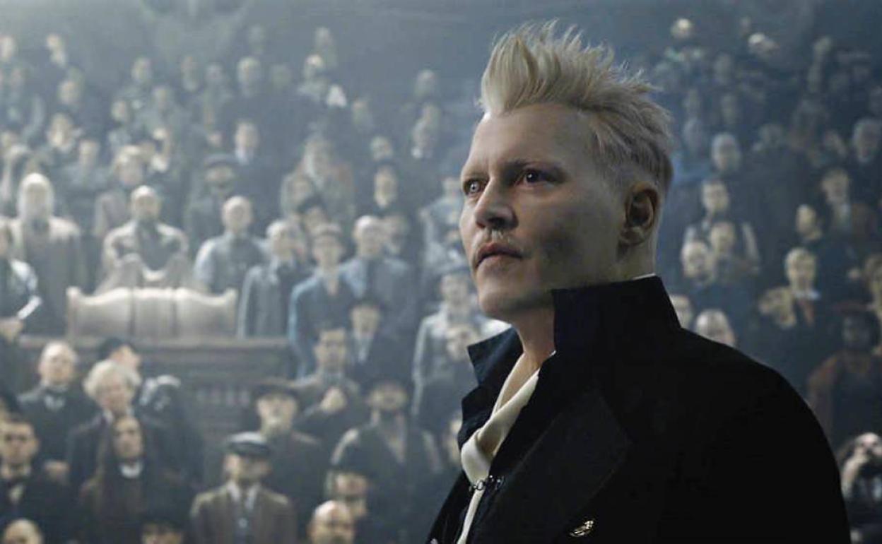 Johnny Depp interpreta al personaje de Grindelwald en 'Animales fantásticos'. 