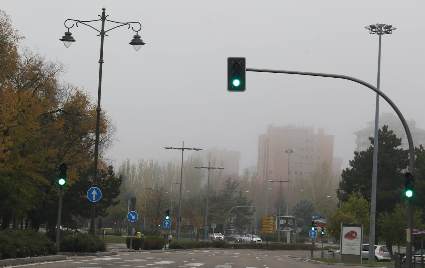 Fotos: Jornada de niebla en Valladolid
