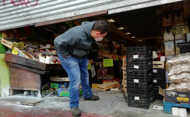 Incendian una frutería de Delicias y la camioneta del mismo dueño junto al Mercaolid en Valladolid