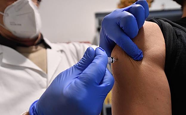 La alta demanda desborda la capacidad de distribución de las antigripales en la región