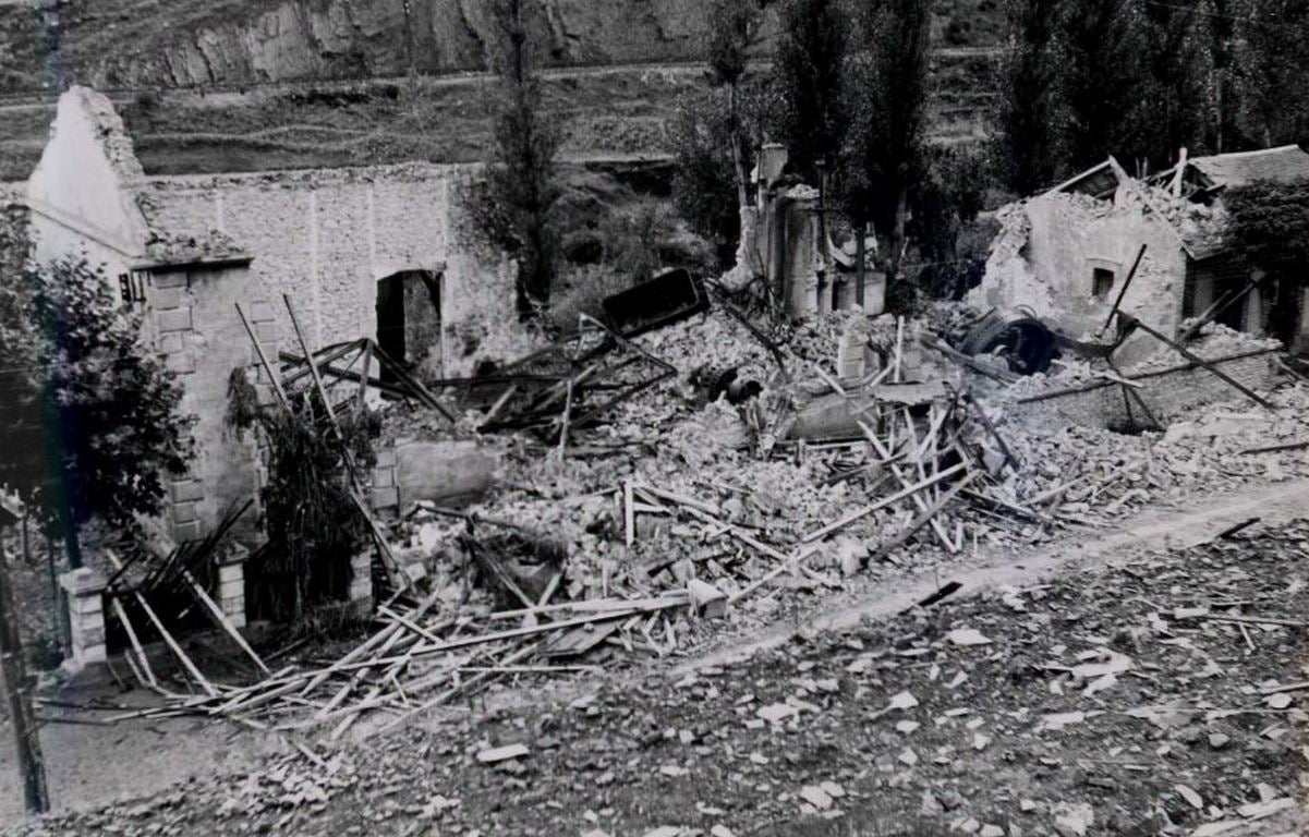 La Biblioteca Nacional publica las imágenes de los efectos causados por los incendios y bombardeos en la zona norte de León, Pola de Gordón, Santa Lucía y La Vid, durante la Guerra Civil 