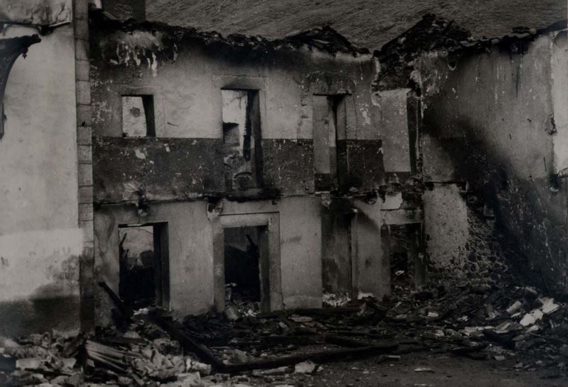 La Biblioteca Nacional publica las imágenes de los efectos causados por los incendios y bombardeos en la zona norte de León, Pola de Gordón, Santa Lucía y La Vid, durante la Guerra Civil 