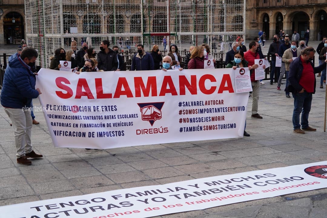 Concentración de autónomos en la Plaza Mayor de Salamanca