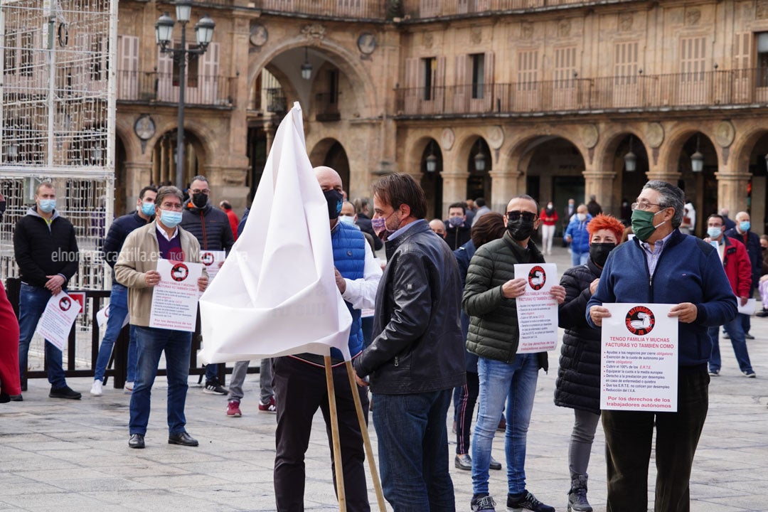 Concentración de autónomos en la Plaza Mayor de Salamanca